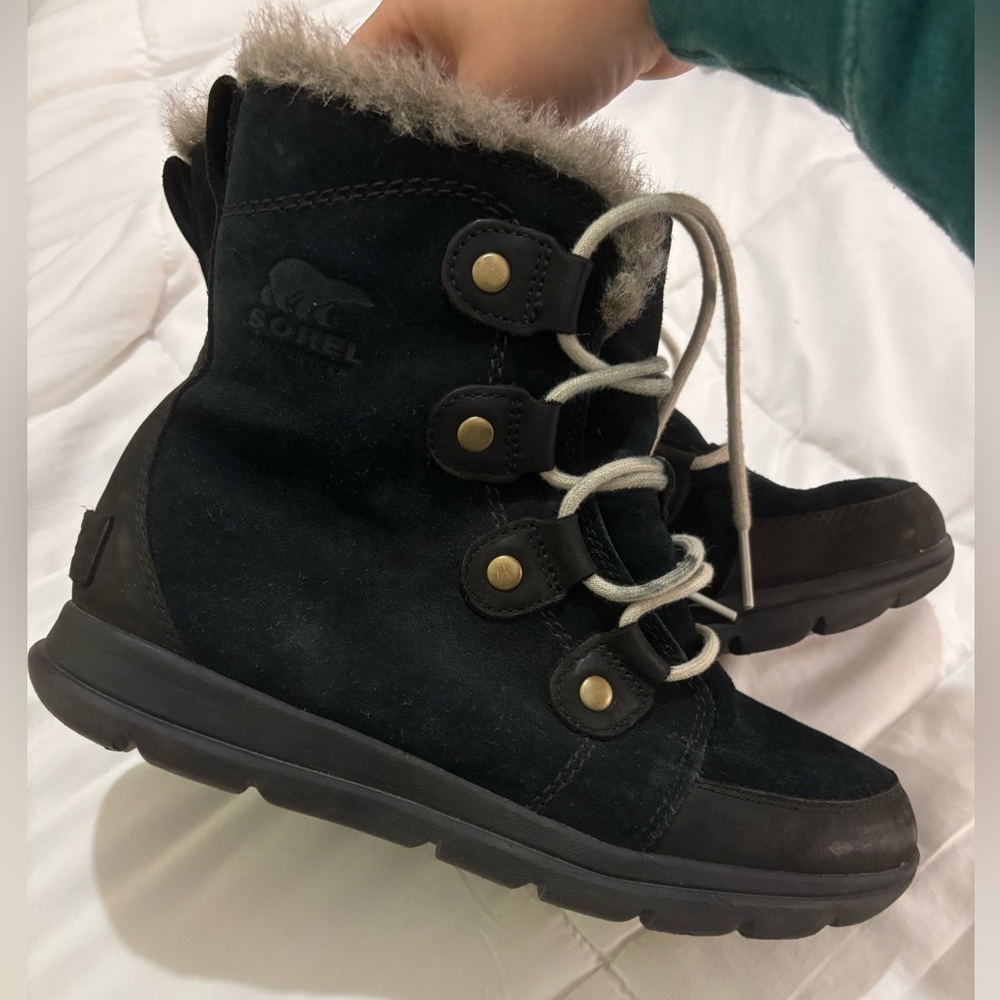 Sorel women’s 8.5 Black winter boots